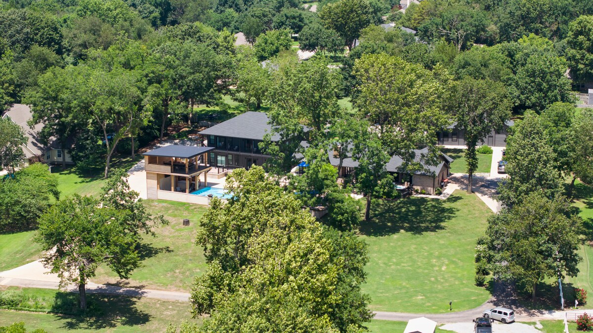 The Grove Estate photo
