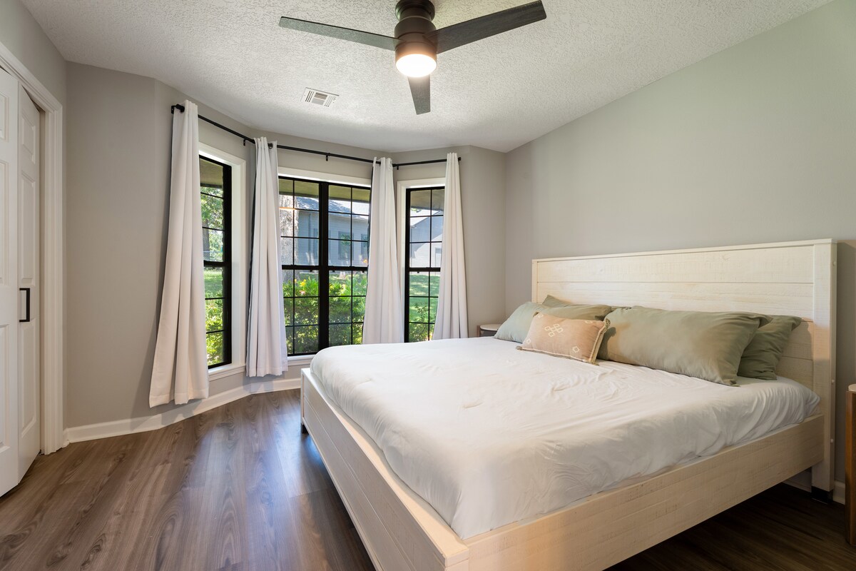 The Grove Estate photo