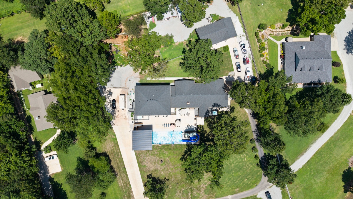 The Grove Estate photo
