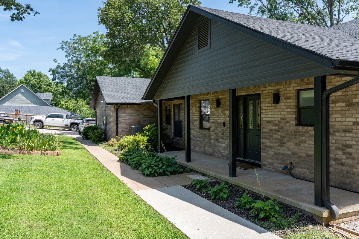 The Grove Estate photo