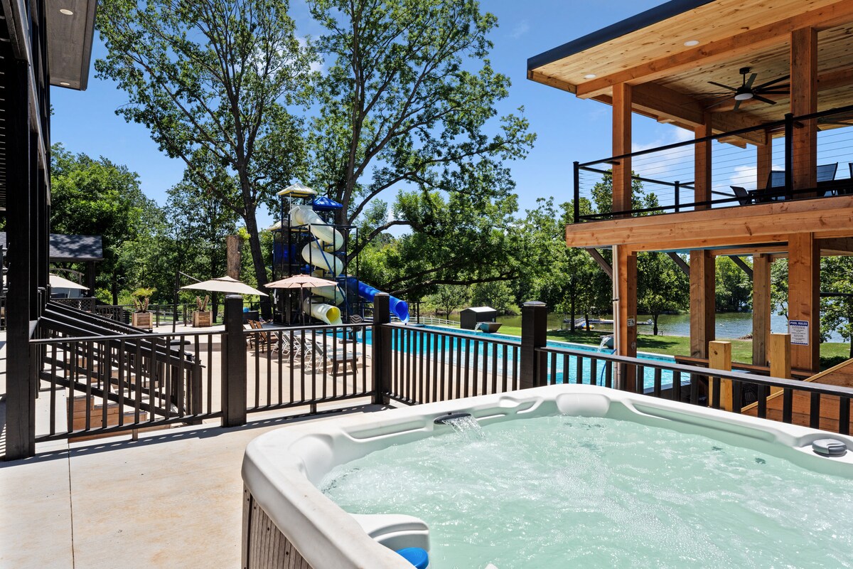 Hot tub on the deck